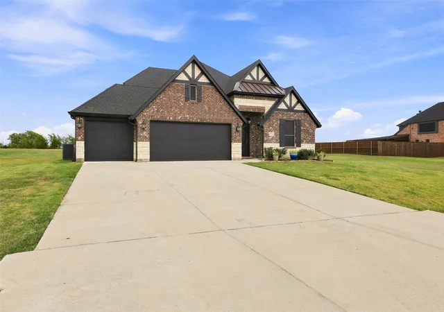 Photo 3 of Sale Pending at 1056 Hickory Ln, Howe, TX 75459 | MLS# 21358579 | Listing updated on 2026-09-29