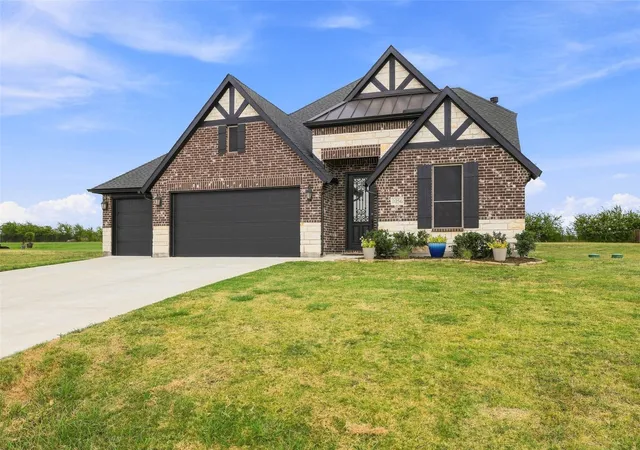 Photo 3 of Sale Pending at 1056 Hickory Ln, Howe, TX 75459 | MLS# 21358579 | Listing updated on 2026-09-29