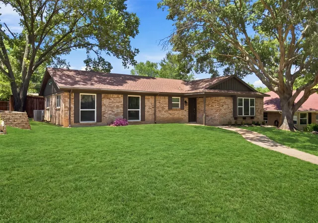 Photo 4 of Sale Pending at 2021 Meadowcreek Dr, Plano, TX 75074 | MLS# 21358785 | Listing updated on 2026-09-22
