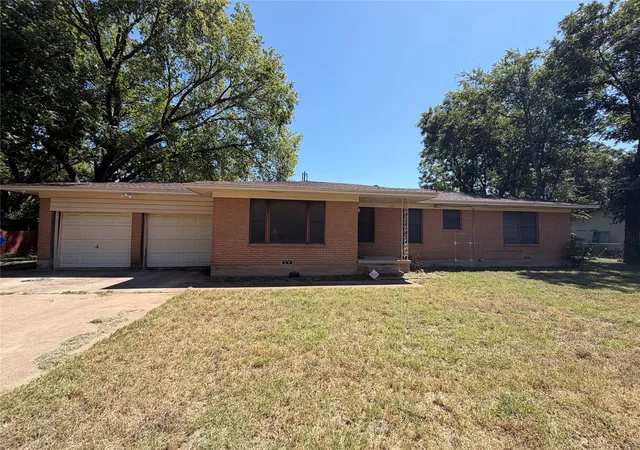 Photo 1 of Single family home for sale at 1212 Kilgore Ln, Waco, TX 76705 | MLS# 21358792 | Listing updated on 2026-09-10