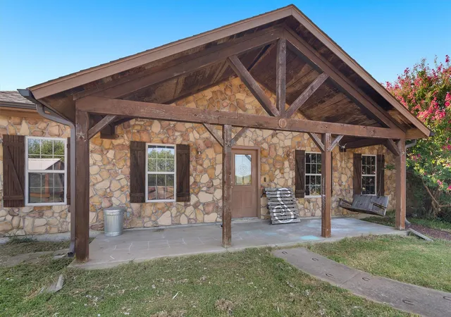 Photo 3 of Single family home for sale at 8789 S State Hwy 78, Leonard, TX 75452 | MLS# 21358634 | Listing updated on 2026-09-14