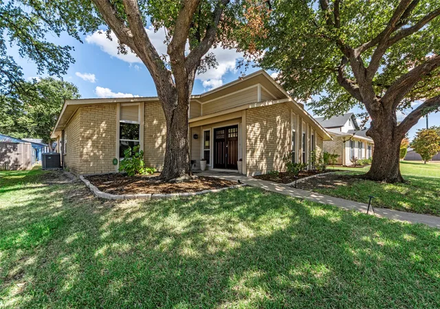 Photo 2 of Single family home for sale at 2017 Jennifer Ct, Carrollton, TX 75007 | MLS# 21346866 | Listing updated on 2026-10-05