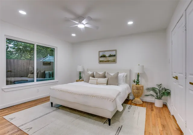 Photo 3 of Single family home for sale at 1807 S Vernon Ave, Dallas, TX 75224 | MLS# 21355673 | Listing updated on 2026-09-23