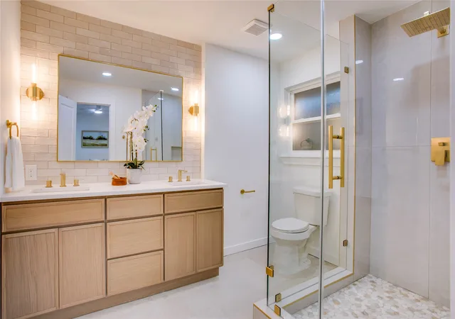 Photo 4 of Single family home for sale at 1807 S Vernon Ave, Dallas, TX 75224 | MLS# 21355673 | Listing updated on 2026-09-23