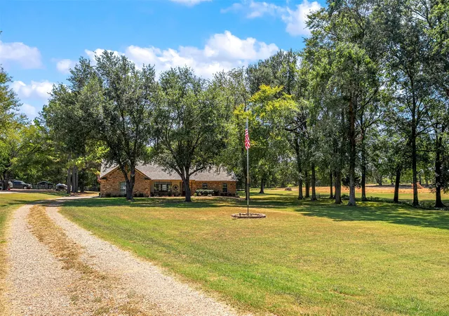 Photo 2 of Sale Pending at 17325 County Road 4067, Kemp, TX 75143 | MLS# 21358808 | Listing updated on 2026-09-19