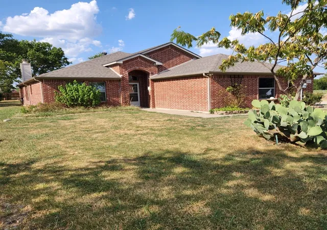 Single family home for sale at 1209 Sherman St, Tioga, TX 76271 | MLS# 21345449