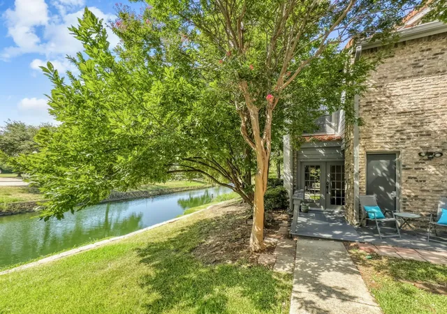 Listing Photo 2 - Condo for sale in building located at 14800 Enterprise Dr, Farmers Branch, TX 75234 - Unit #14B
