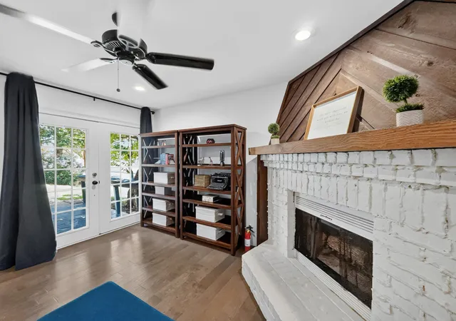 Listing Photo 4 - Condo for sale in building located at 14800 Enterprise Dr, Farmers Branch, TX 75234 - Unit #14B