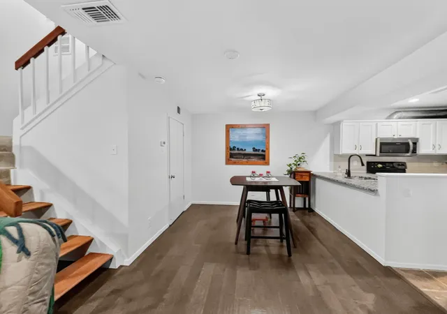 Listing Photo 5 - Condo for sale in building located at 14800 Enterprise Dr, Farmers Branch, TX 75234 - Unit #14B