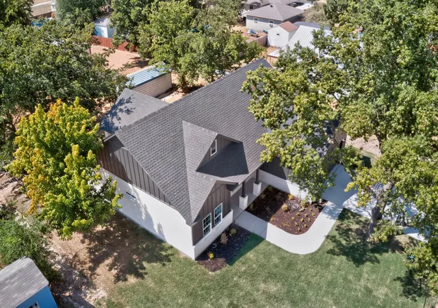 Photo 3 of Single family home for sale at 707 W Turner St, Wolfe City, TX 75496 | MLS# 21357169 | Listing updated on 2026-09-12