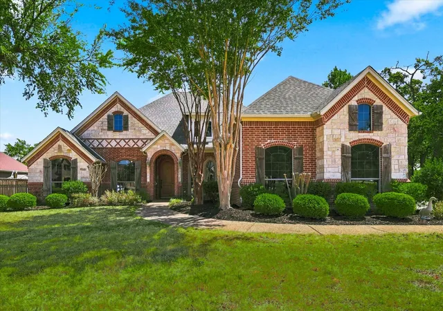 Photo 2 of Single family home for sale at 100 Woodland Dr, Aubrey, TX 76227 | MLS# 21357522 | Listing updated on 2026-09-12
