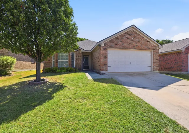 Photo 1 of Single family home for sale at 2309 Halladay Trl, Fort Worth, TX 76108 | MLS# 21358854 | Listing updated on 2026-09-12