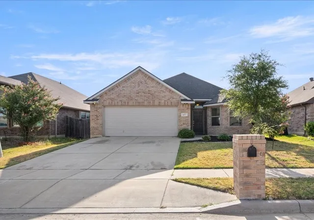 Photo 1 of Single family home for sale at 10117 S Race St, Fort Worth, TX 76140 | MLS# 21358642 | Listing updated on 2026-09-14
