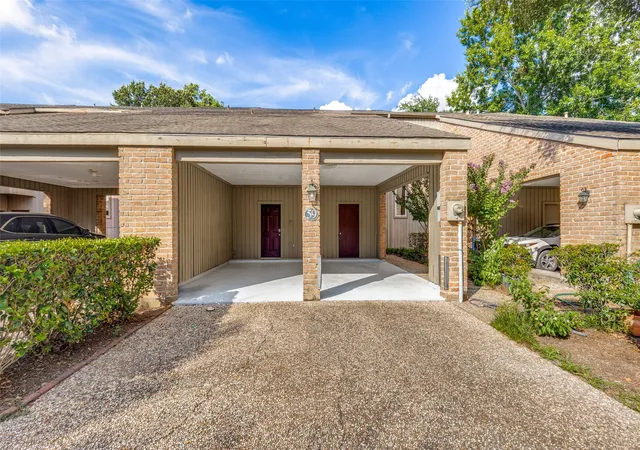 Photo 3 of Townhouse for sale at 9400 Doliver Dr #59, Houston, TX 77063 | MLS# 21359271 | Listing updated on 2026-09-14