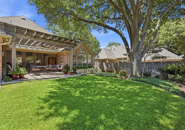 Photo 3 of Single family home for sale at 6009 Wallace Meadows Ct, Arlington, TX 76001 | MLS# 21342656 | Listing updated on 2026-09-13