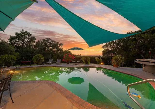 Photo 3 of Single family home for sale at 1819 W Belt Line Rd, Cedar Hill, TX 75104 | MLS# 21357648 | Listing updated on 2026-09-10