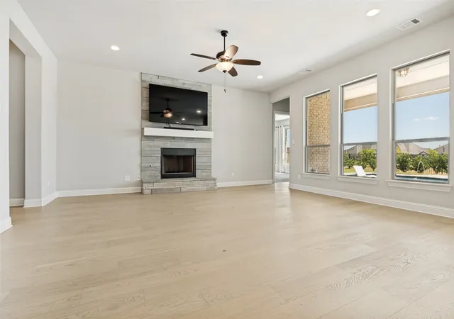 Photo 4 of Sale Pending at 3266 Arbor Grove Trl, Midlothian, TX 76065 | MLS# 21357375 | Listing updated on 2026-09-22
