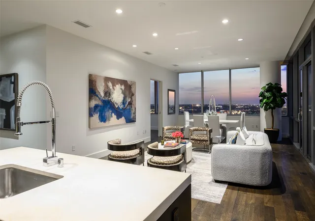Photo 4 of Sale Pending at 2200 Victory Ave #2007, Dallas, TX 75219 | MLS# 21358664 | Listing updated on 2026-09-18