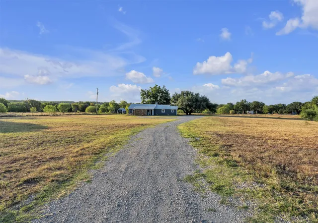 Photo 2 of Single family home for sale at 4080 Pleasant Valley Rd, Mineral Wells, TX 76067 | MLS# 21359302 | Listing updated on 2026-09-10