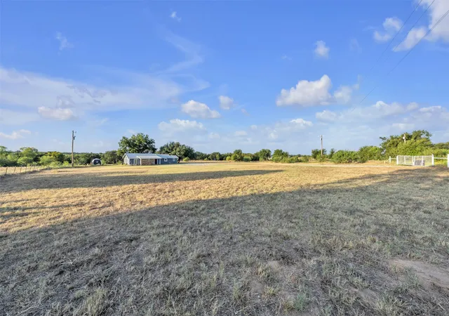 Photo 3 of Single family home for sale at 4080 Pleasant Valley Rd, Mineral Wells, TX 76067 | MLS# 21359302 | Listing updated on 2026-09-10