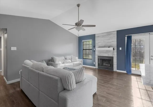 Photo 3 of Single family home for sale at 710 Southwood Dr, Athens, TX 75751 | MLS# 21359316 | Listing updated on 2026-09-11