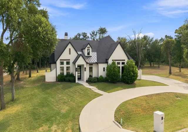Photo 3 of Single family home for sale at 509 Durbin Ct, Runaway Bay, TX 76426 | MLS# 21358718 | Listing updated on 2026-09-14