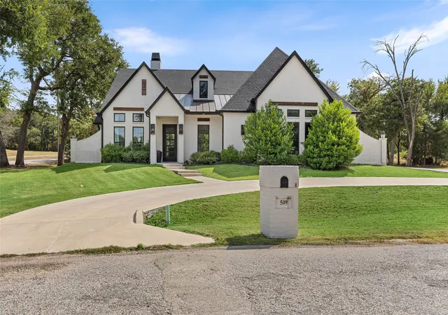 Photo 3 of Single family home for sale at 509 Durbin Ct, Runaway Bay, TX 76426 | MLS# 21358718 | Listing updated on 2026-09-14