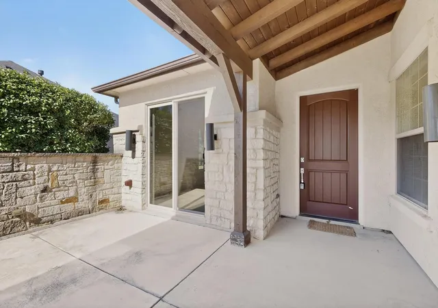 Photo 4 of Single family home for sale at 8708 Crestview Dr, Denton, TX 76207 | MLS# 21358696 | Listing updated on 2026-09-11
