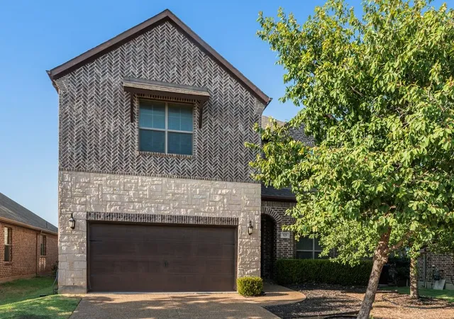 Photo 3 of Single family home for sale at 929 Lake Meadow Ln, Little Elm, TX 75068 | MLS# 21359163 | Listing updated on 2026-09-11