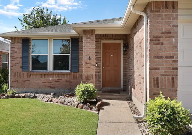 Photo 2 of Single family home for sale at 1121 Batt Masterson Dr, Anna, TX 75409 | MLS# 21356237 | Listing updated on 2026-09-13
