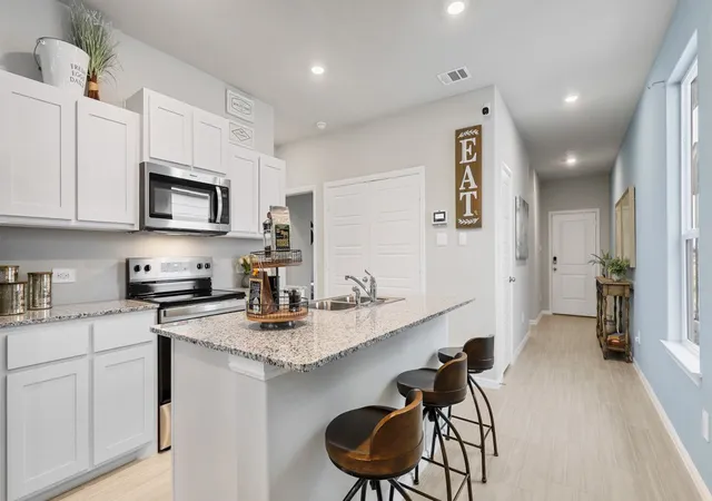 Photo 3 of Sale Pending at 2956 Maple Orchard Ln, Fort Worth, TX 76140 | MLS# 21357768 | Listing updated on 2026-09-09