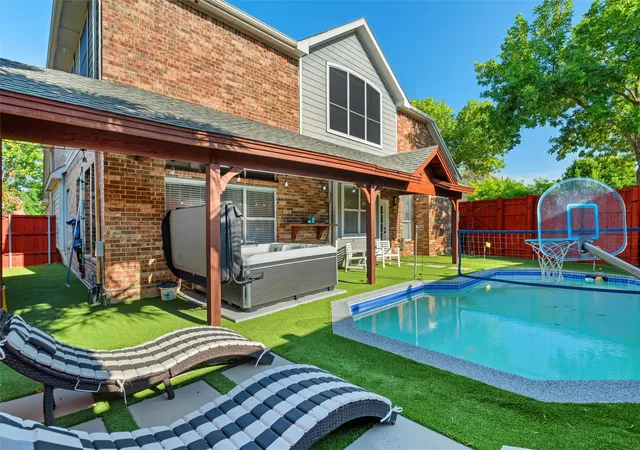 Photo 3 of Sale Pending at 8213 Turnberry St, Rowlett, TX 75089 | MLS# 21359042 | Listing updated on 2026-09-21