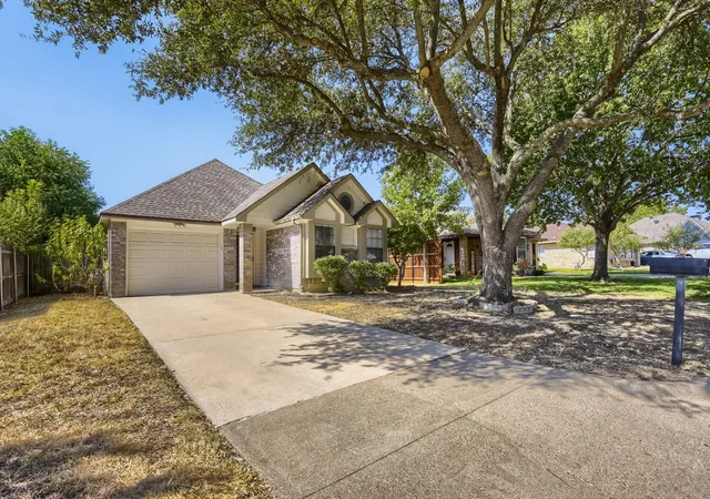 Photo 3 of Single family home for sale at 10217 Leatherwood Dr, Fort Worth, TX 76108 | MLS# 21358379 | Listing updated on 2026-09-11