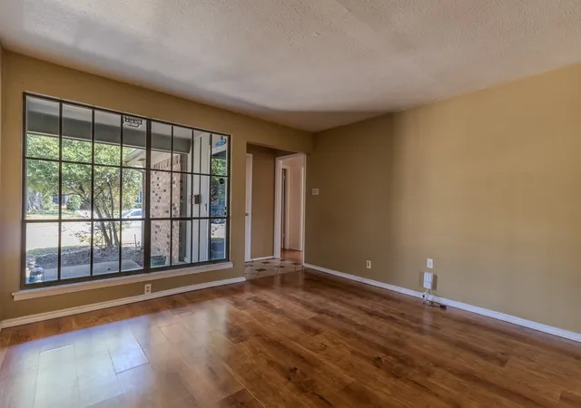Photo 3 of Sale Pending at 617 Parkview Ln, Richardson, TX 75080 | MLS# 21355472 | Listing updated on 2026-09-21