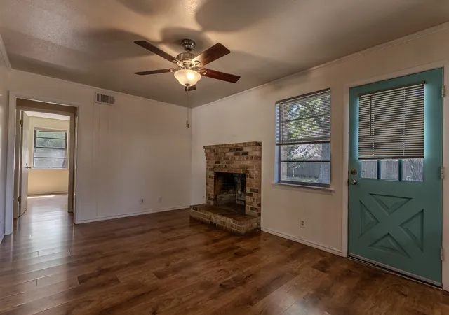 Photo 3 of Sale Pending at 617 Parkview Ln, Richardson, TX 75080 | MLS# 21355472 | Listing updated on 2026-09-21
