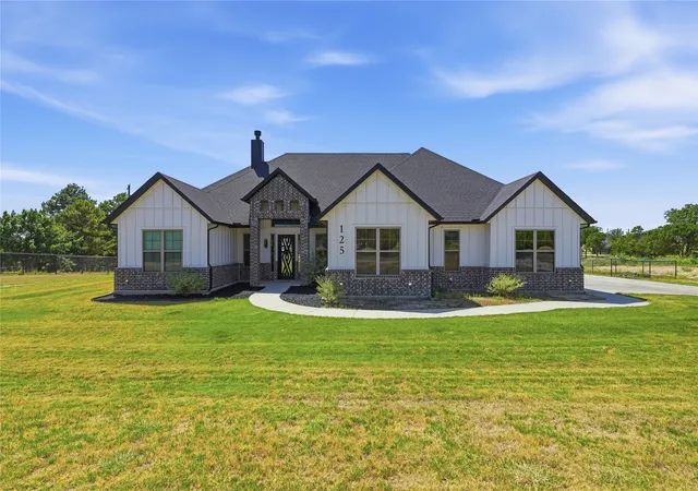 Photo 1 of Single family home for sale at 125 County Road 4865, Azle, TX 76020 | MLS# 21358672 | Listing updated on 2026-09-12