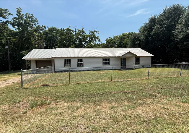 Photo 1 of Single family home for sale at 8844 State Hwy 56, Sherman, TX 75090 | MLS# 21358401 | Listing updated on 2026-09-24