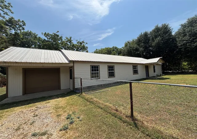 Photo 3 of Single family home for sale at 8844 State Hwy 56, Sherman, TX 75090 | MLS# 21358401 | Listing updated on 2026-09-24