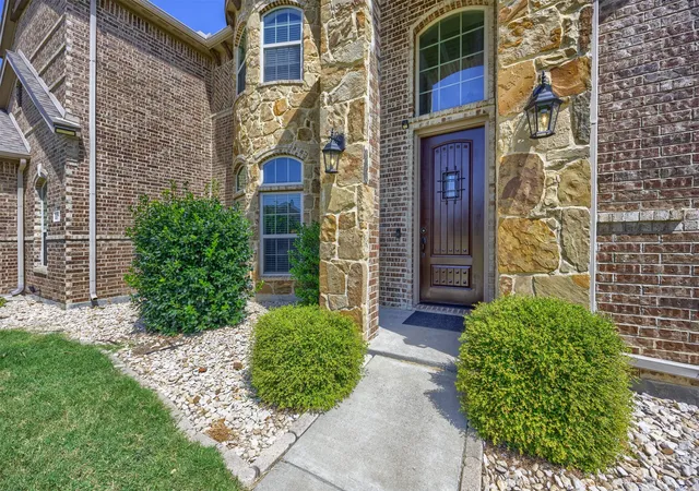 Photo 2 of Single family home for sale at 8871 Etta Ct, Waxahachie, TX 75167 | MLS# 21354768 | Listing updated on 2026-09-20