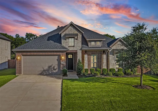 Photo 4 of Sale Pending at 3200 Tail Water Dr, Mansfield, TX 76063 | MLS# 21334408 | Listing updated on 2026-09-18