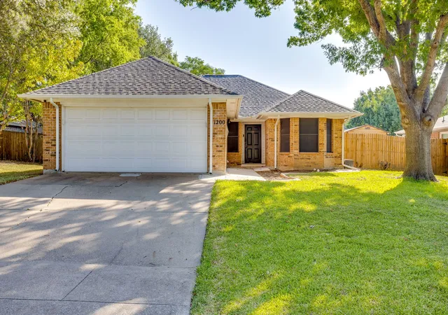 Photo 2 of Single family home for sale at 1200 Windy Meadows Dr, Burleson, TX 76028 | MLS# 21323402 | Listing updated on 2026-09-11