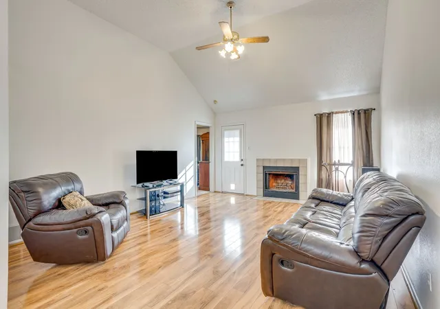 Photo 4 of Single family home for sale at 1200 Windy Meadows Dr, Burleson, TX 76028 | MLS# 21323402 | Listing updated on 2026-09-11