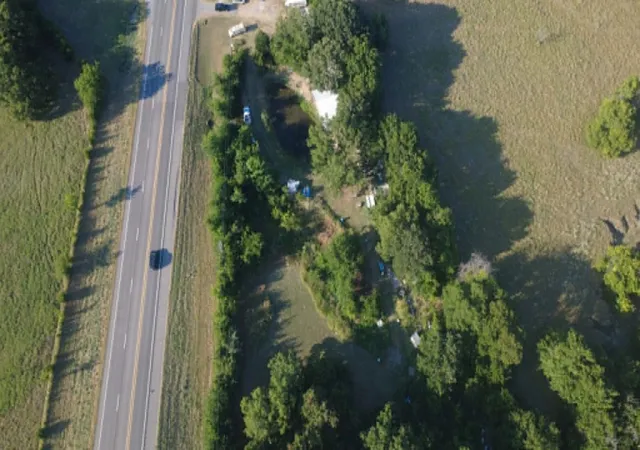 Photo 3 of Manufactured home for sale at 2707 S State Hwy 121 Hwy S, Bonham, TX 75418 | MLS# 21355774 | Listing updated on 2026-09-09