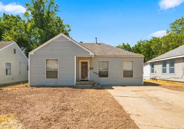Photo 1 of Sale Pending at 1013 Oak St, Grand Prairie, TX 75050 | MLS# 21359105 | Listing updated on 2026-09-14