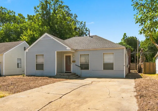 Photo 2 of Sale Pending at 1013 Oak St, Grand Prairie, TX 75050 | MLS# 21359105 | Listing updated on 2026-09-14