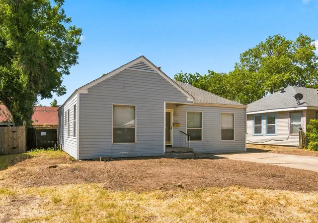 Photo 3 of Sale Pending at 1013 Oak St, Grand Prairie, TX 75050 | MLS# 21359105 | Listing updated on 2026-09-14