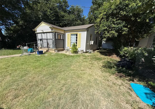 Photo 2 of Single family home for sale at 309 N 16th St, Killeen, TX 76541 | MLS# 21359051 | Listing updated on 2026-09-14
