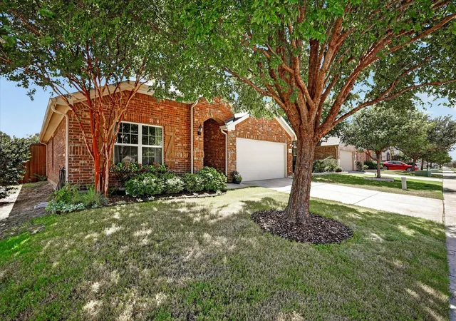 Photo 2 of Single family home for sale at 11820 Champion Creek Dr, Frisco, TX 75036 | MLS# 21356442 | Listing updated on 2026-09-18