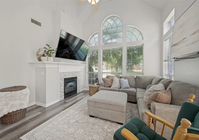 Photo 3 of Townhouse for sale at 11265 Fountainbridge Dr, Frisco, TX 75035 | MLS# 21359614 | Listing updated on 2026-09-07