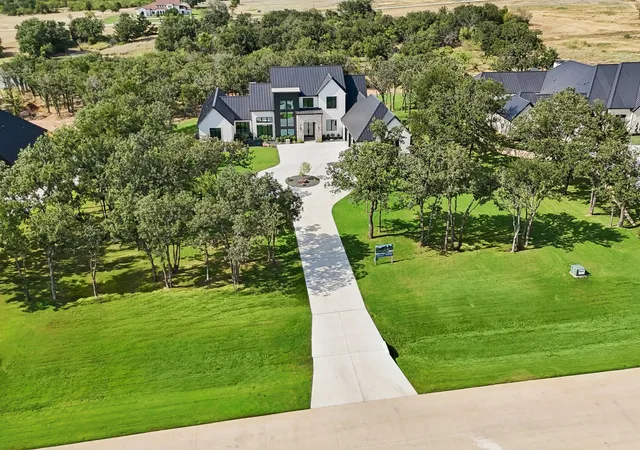 Photo 2 of Single family home for sale at 1024 Genoa Dr, Weatherford, TX 76087 | MLS# 21349828 | Listing updated on 2026-09-13